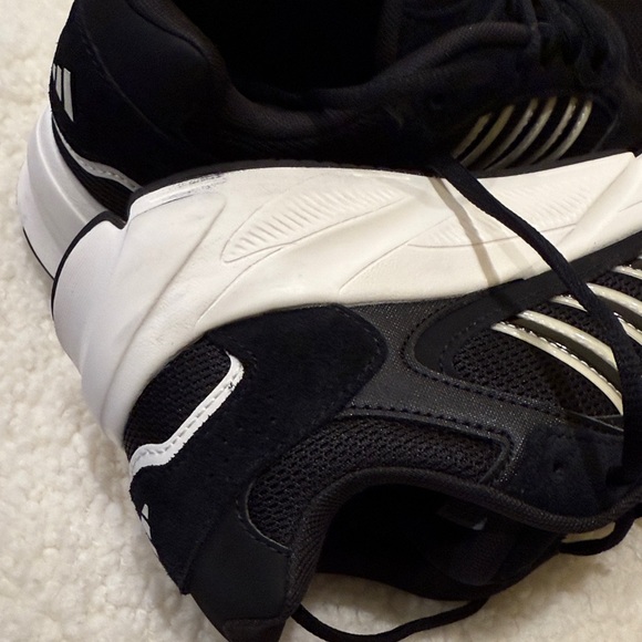 Adidas Black and White cloud foam sneakers NWOT - Picture 9 of 9